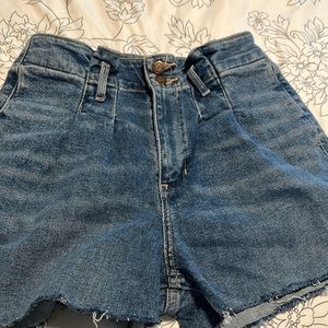 Hollister pleated denim shorts